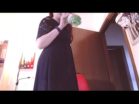 ❤️ Een onderdanige slaaf die houdt van vieze en weelderige slipjes wordt gedwongen te masturberen na het bekijken van deze video! ❤️❌ Quality porn at us ﹏