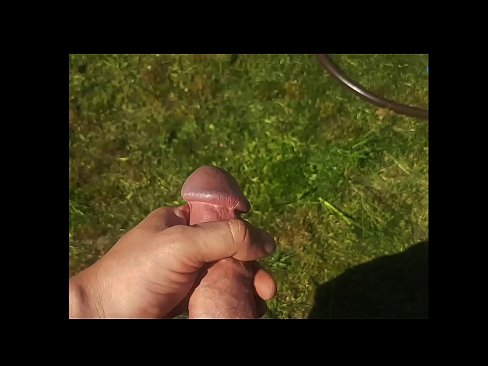 ❤️ Hete hottie laat zich in haar roze kutje neuken en spuitend klaarkomen in een zomerse tuin ❤️❌ Quality porn at us ﹏